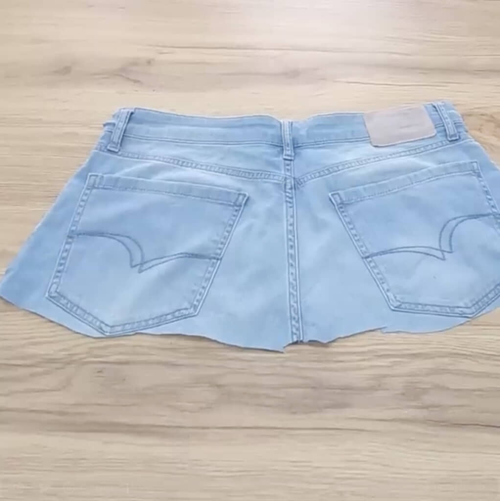 ジーンズのポケットを使います