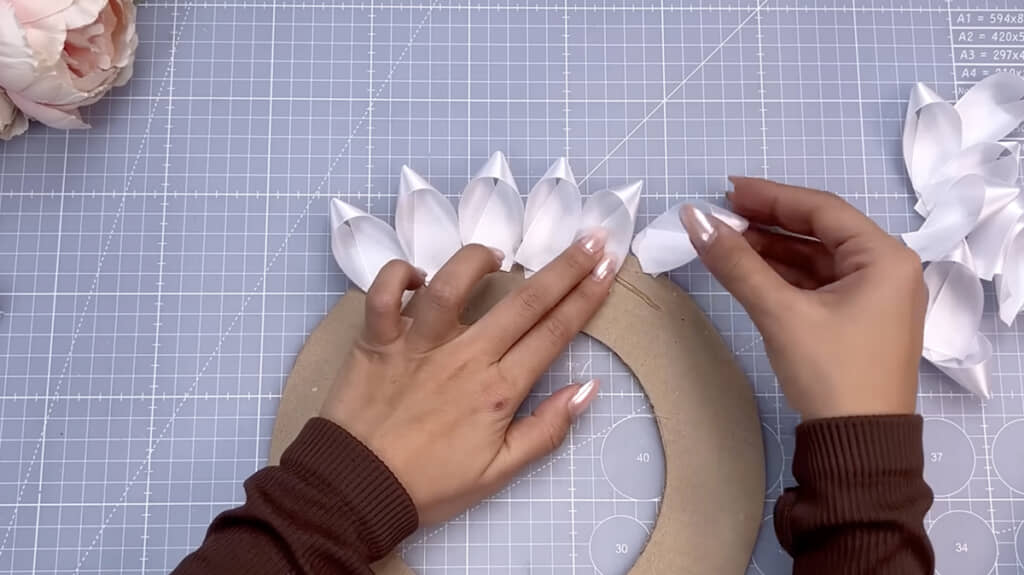 花びらのように外周に配置