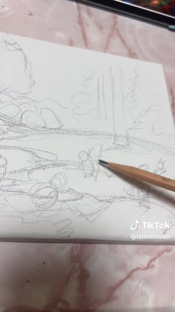 さらさらと鉛筆で輪郭を描いていきます