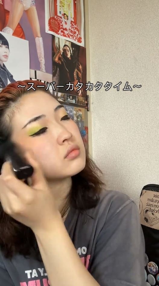 アイシャドウで代用したチーク