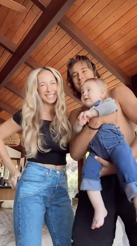 夫婦とその赤ちゃんにしか見えませんが……