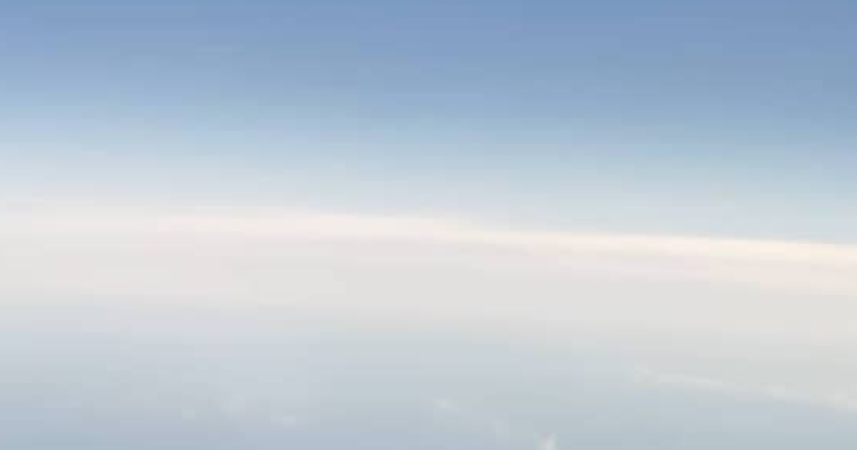 JAL機でハワイから日本に帰っていると、「窓を見てください」とアナウンスされ……　まさかの“遭遇”に「えっすごーーい」「これは珍しい」（1/3） | 乗り物 ねとらぼ