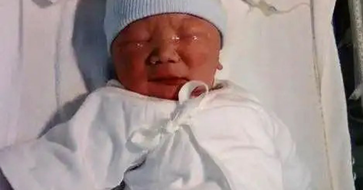 4750グラムで生まれた息子→15年後……　中3になった“現在の姿”に「立派に育ちましたね」「顔そのまんま」（1/2） | 育児 ねとらぼ