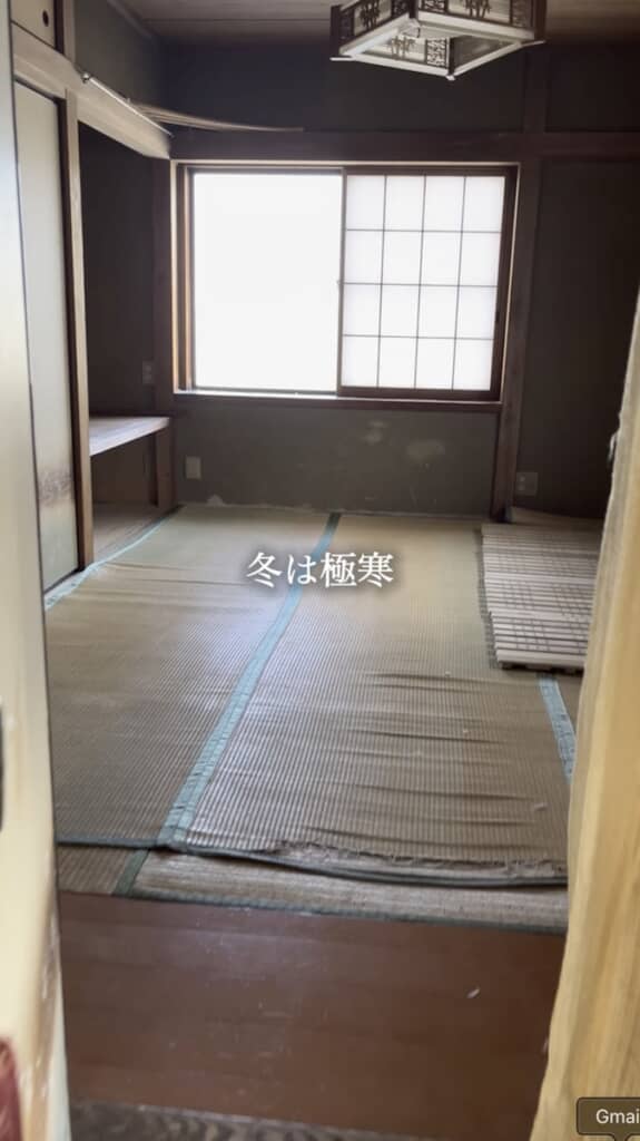 家の中も古めかしい感じ（ビフォー）