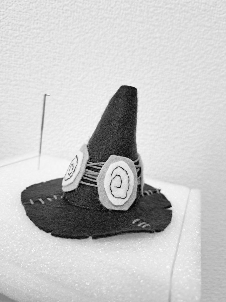 制作途中のルロウの帽子