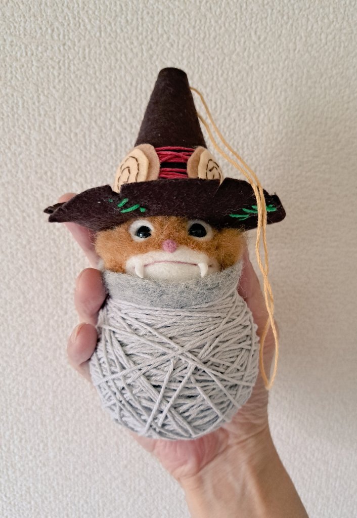 投稿者の手と同じくらいのサイズのルロウ