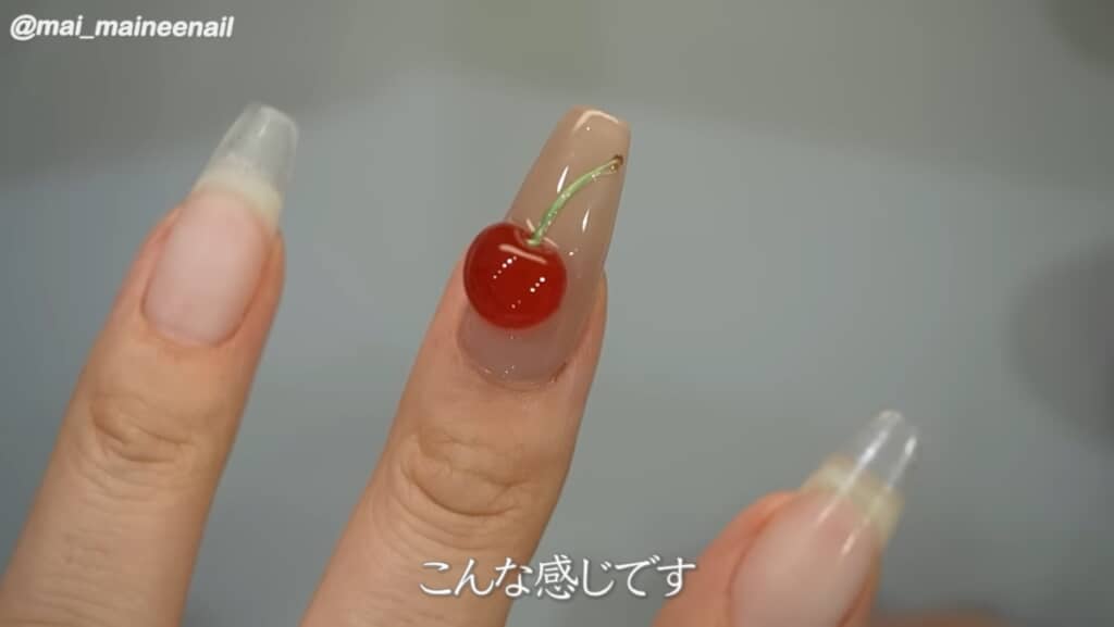 艶のあるぷっくりとした“さくらんぼネイル”の完成！