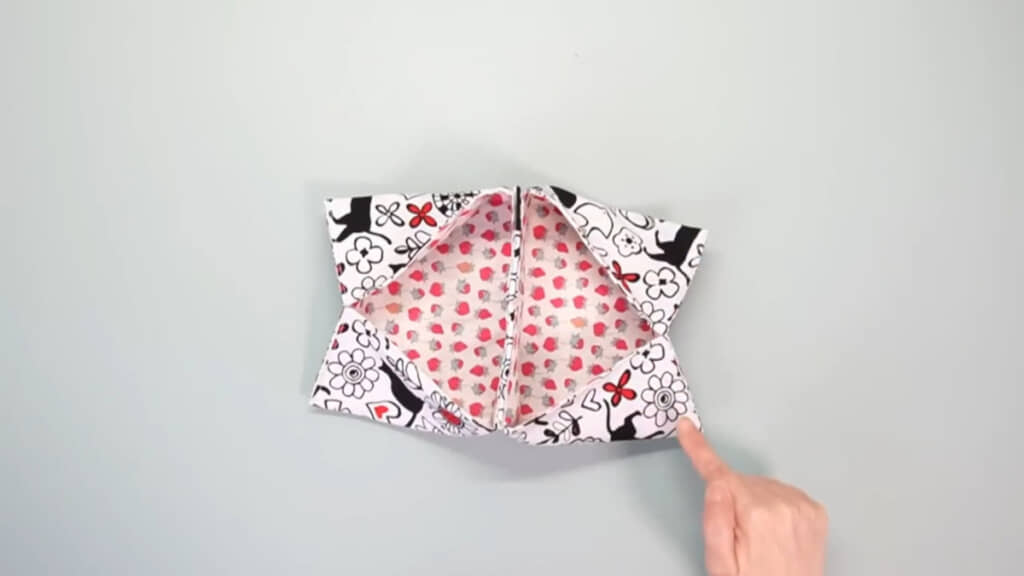 両端を縫い合わせたところ