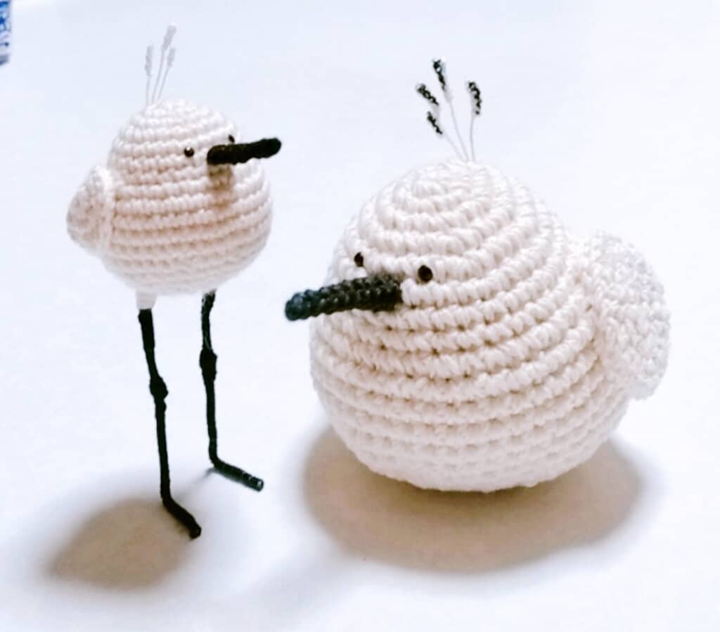 細長い脚がついたフワフワクイナ