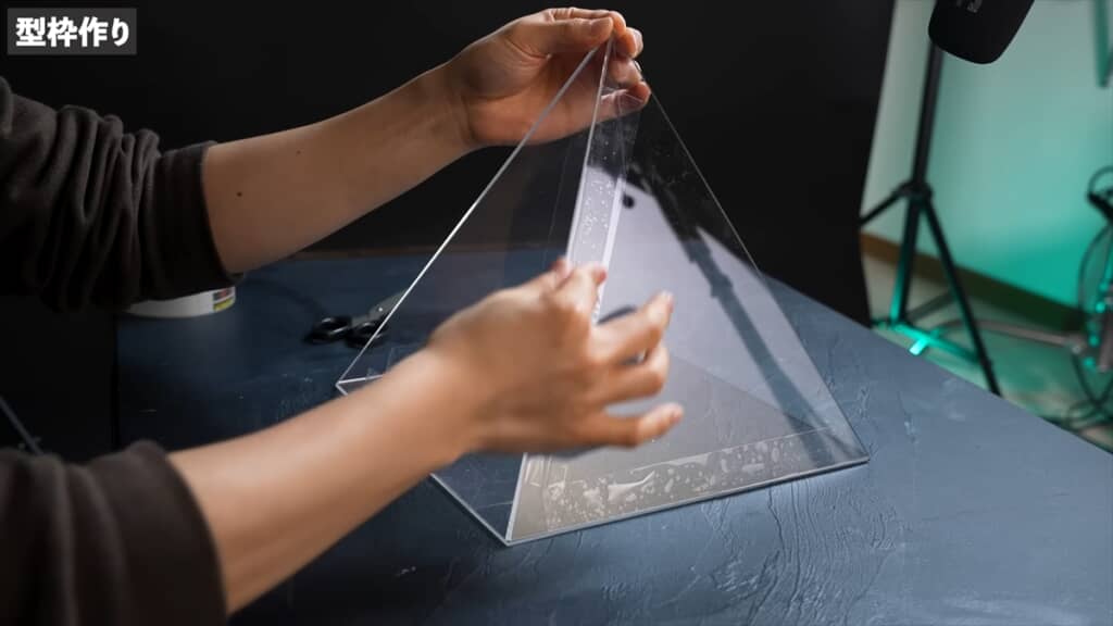 「νガンダム」のガンプラ、レジンと電飾でフィン・ファンネルバリアを完全再現