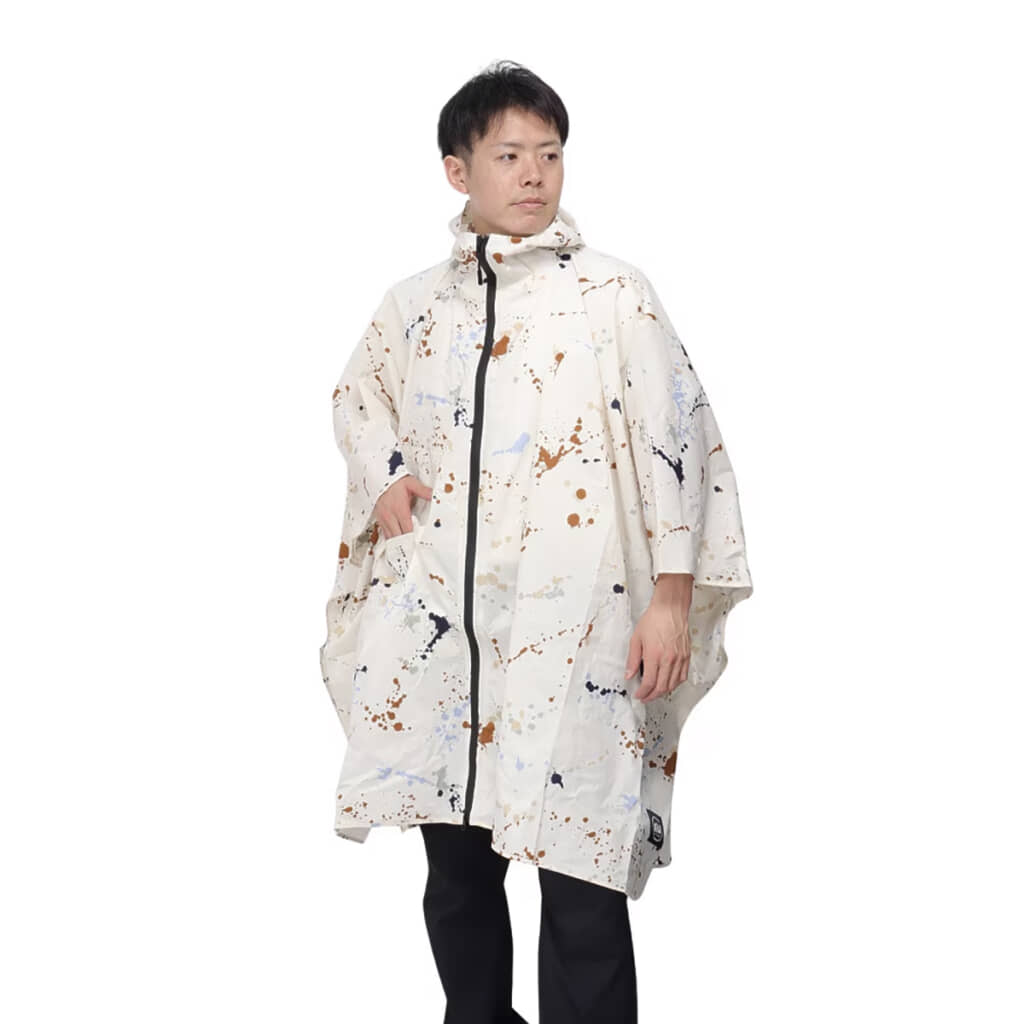 KiUのレインポンチョ（3900円）