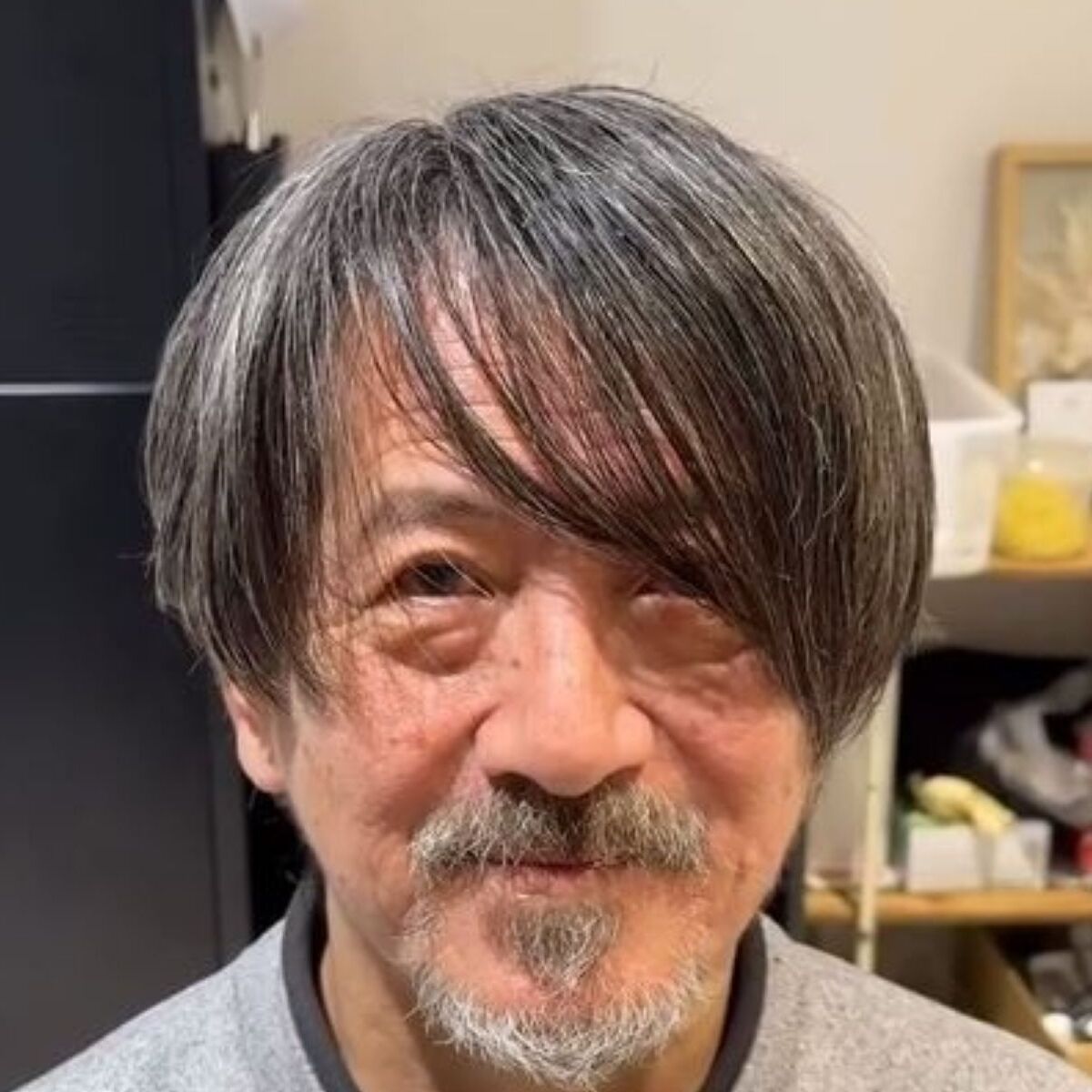 64歳父「イケオジになりたい！」→美容師の手にかかると……　娘も驚きの仕上がりに「うわっ！」「俳優さんみたい」 | 美容 ねとらぼ