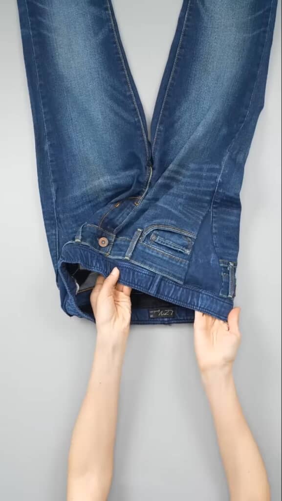 ジーンズをジャストサイズにする方法