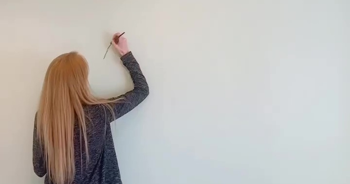 背伸びしながら壁いっぱいにジブリキャラを描いたら……　圧巻の作品に「マジシャンみたい」「圧倒されてる」【海外】（1/3） | 絵画 ねとらぼ