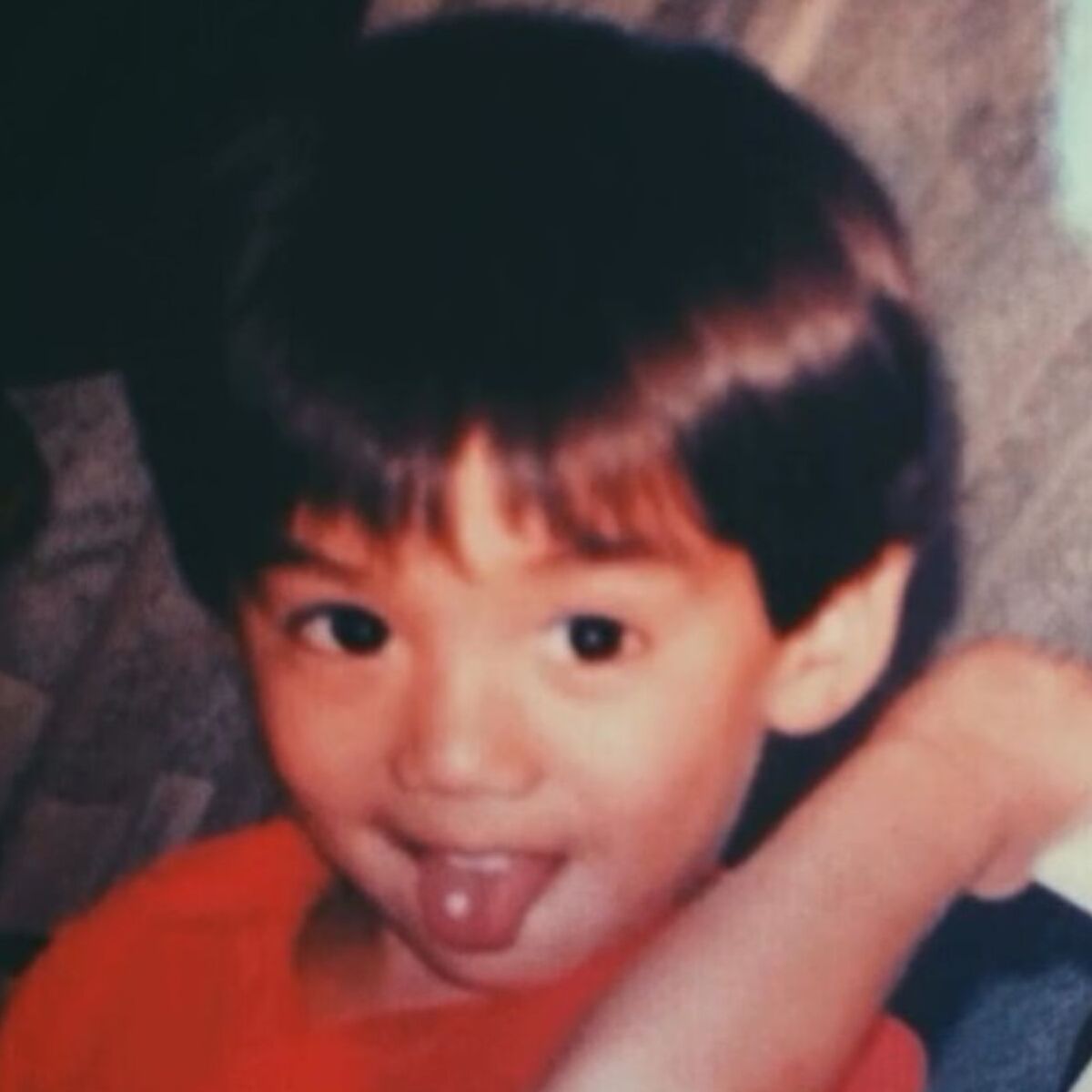 あどけない少年が、ある日突然ギャル男に→さらに14年後……　斜め上をいく現在の姿に「待ってwww」「ご両親も驚かれたやろな」 | ライフスタイル ねとらぼ