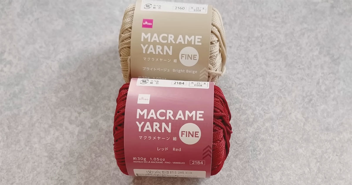 ダイソー毛糸を黙々と編んでいくと……　完成した“お出掛けアイテム”に「ため息が出ちゃう」「マネしてみます」 | ライフスタイル ねとらぼ