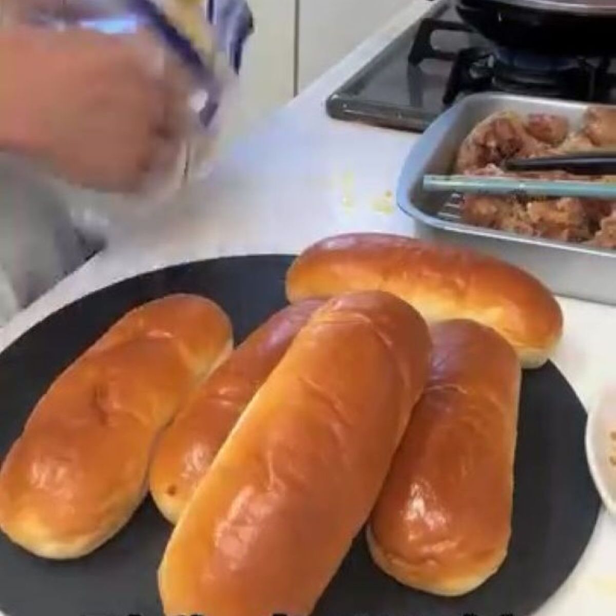 寝坊したママ→爆速で家族7人分の“サンドイッチ弁当”を作ったら……　圧巻の出来に「尊敬しちゃう」「これだけ豪華なのすごい」 | グルメ ねとらぼ