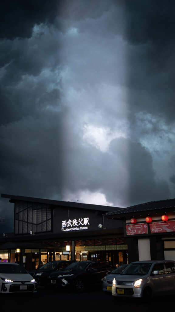 来るのが破壊神だろうと救世主だろうと、えらいことになりそうな風景