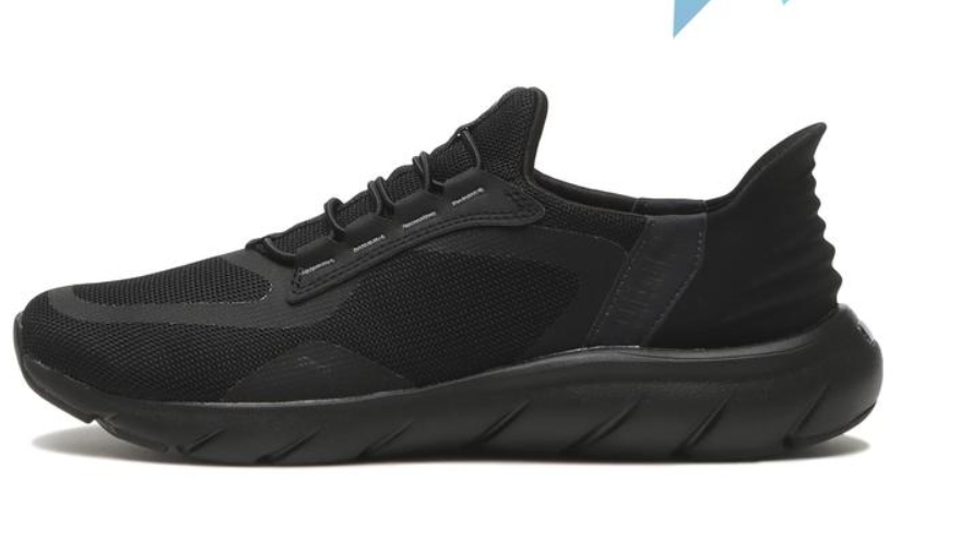 PUMA「ソフトライド フレックス レース EASE IN」02BK/F.GRAY（8690円）