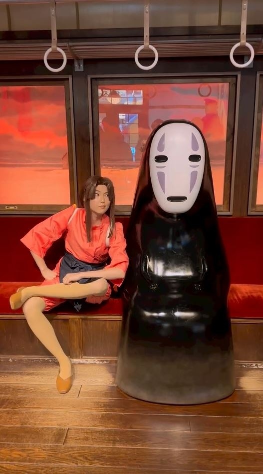 目の動きまでそっくり……！