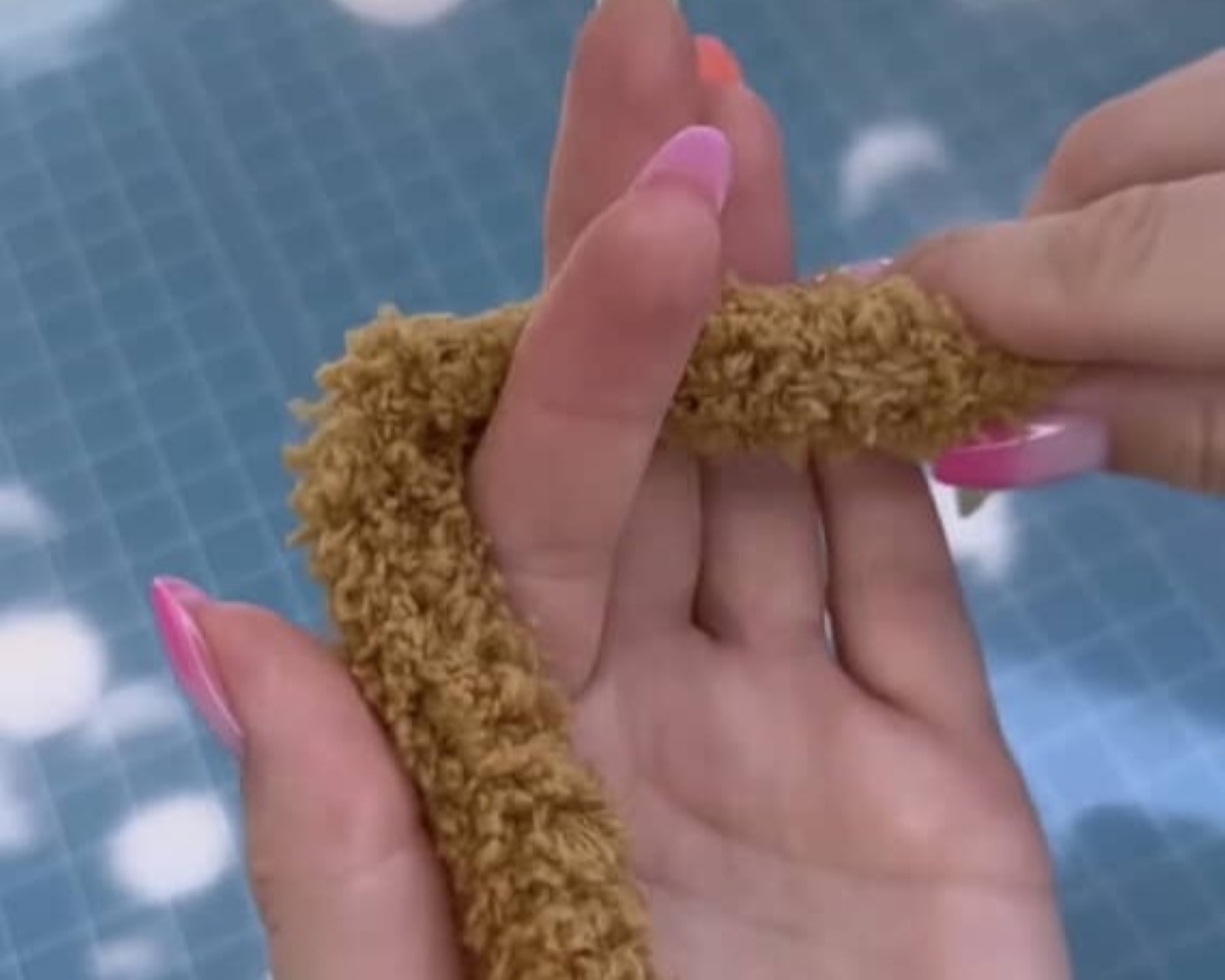 “茶色のふわふわ”をクルッとねじるだけで……「最高にゾクゾクした」「信じられない！」　1000万再生突破の簡単DIYに反響【海外】（1/3） | ライフスタイル ねとらぼ