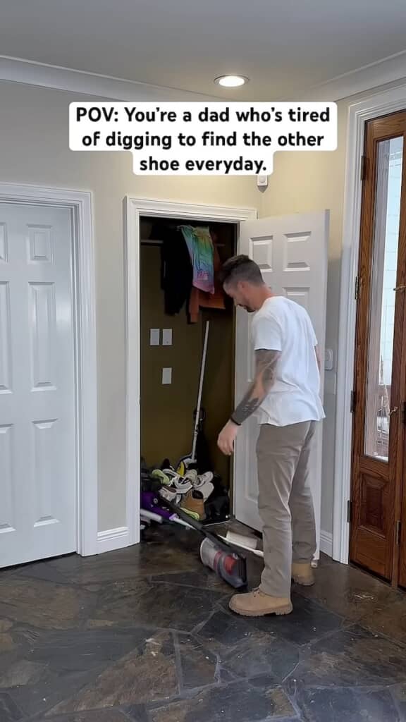 散らかり放題の物置（ビフォー）