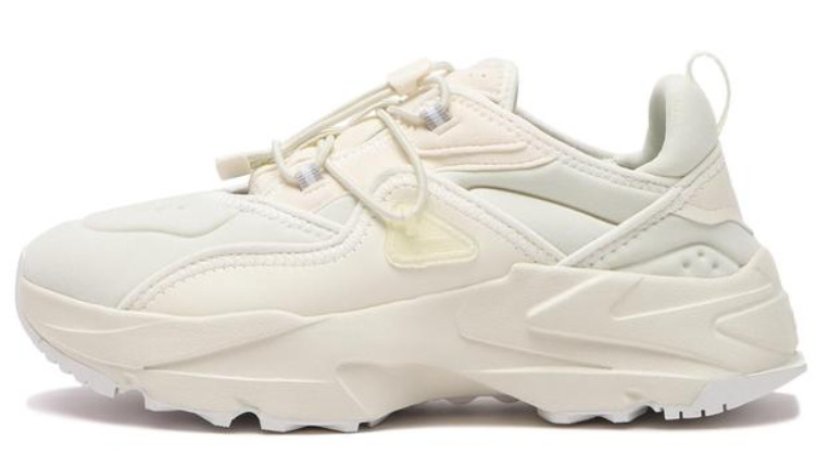 プーマ「オーキッド サンダル」