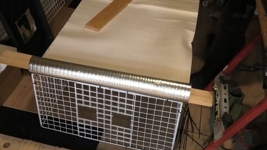 100円均一ショップで購入したアルミシートを貼り付ける