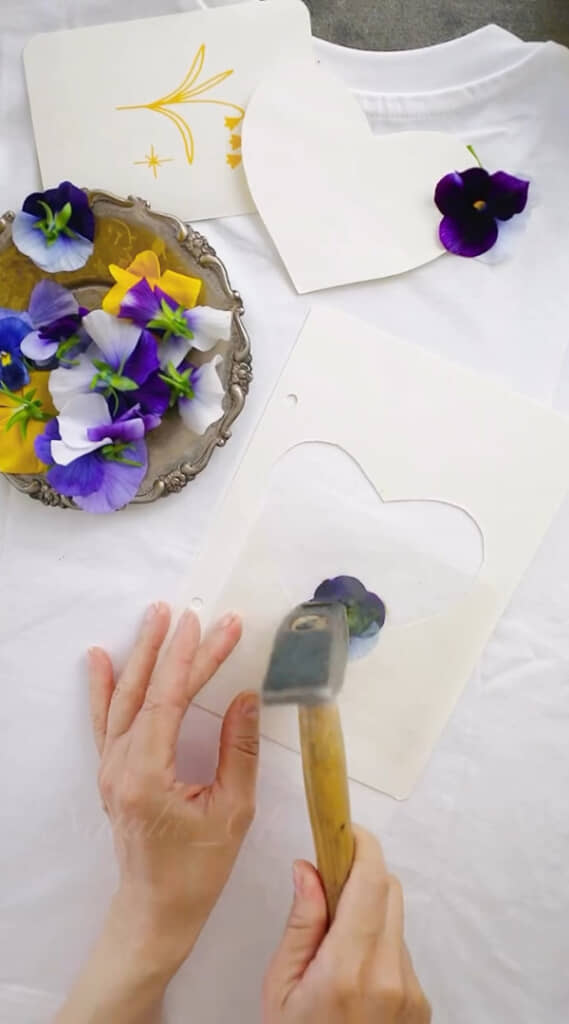 ハンマーでトントン丁寧にたたいたら……