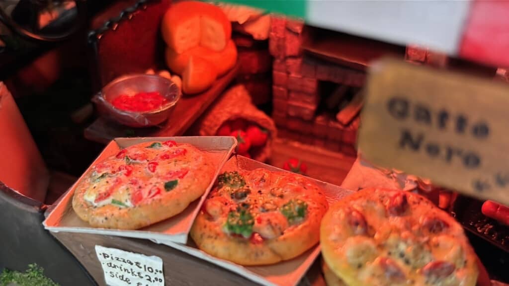 店頭に並ぶピザがおいしそう