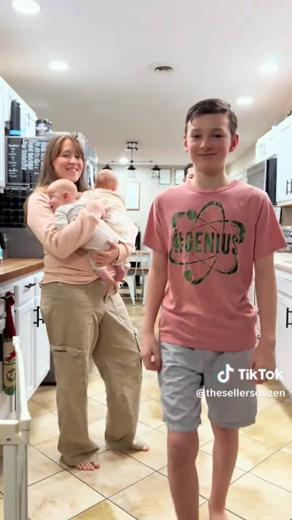 まずは長男が登場