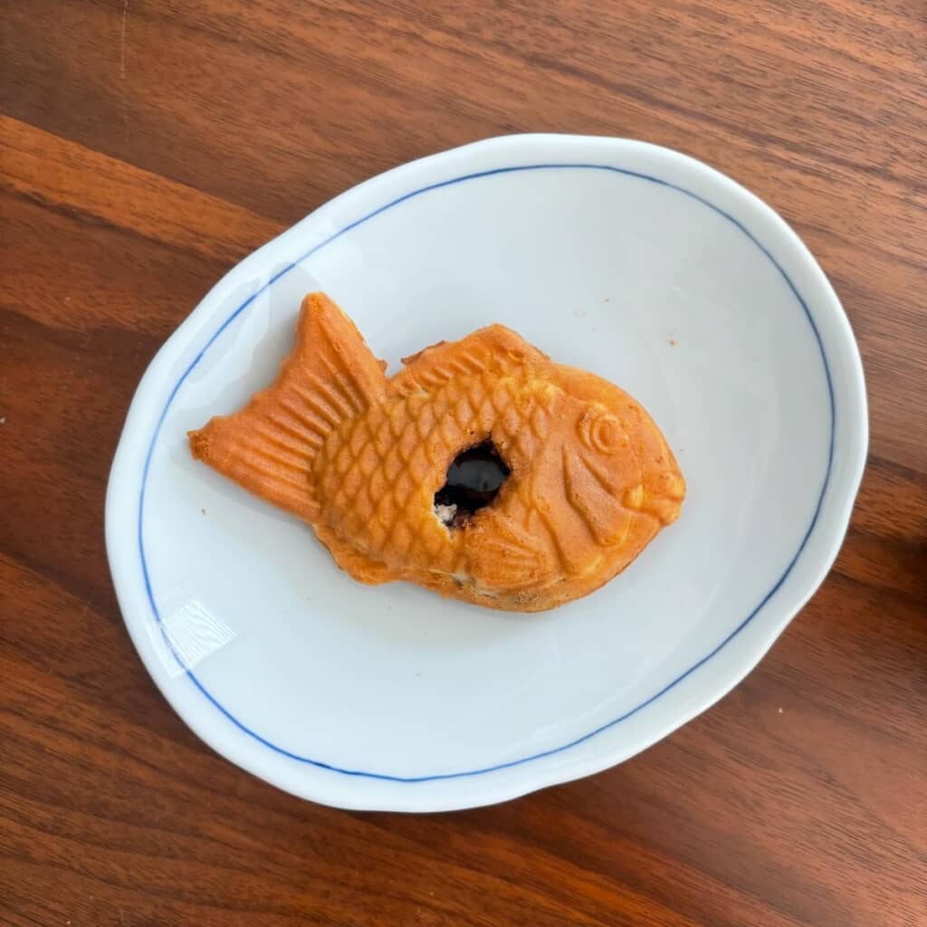 穴を開けた「風穴鯛焼き」（画像提供：さし身／@toyomaru0124さん）