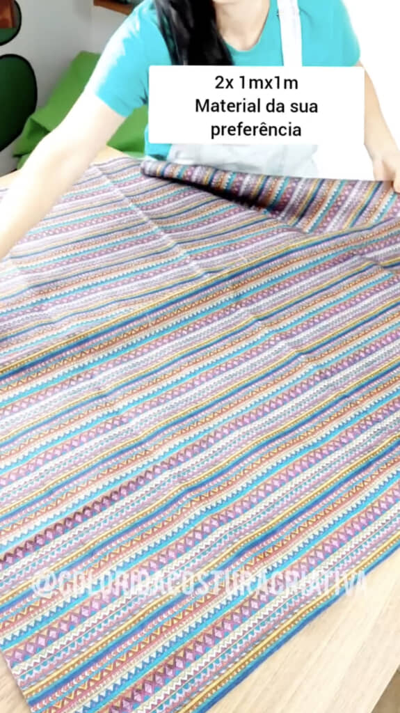 1メートル四方の布を2枚用意