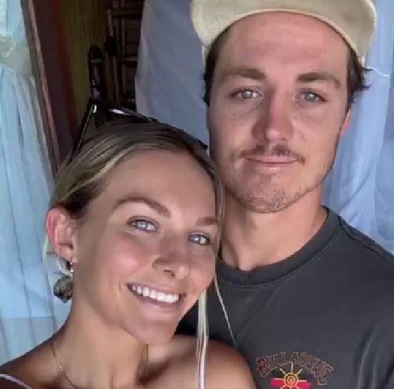 ←彼女と一緒にいる彼氏　趣味に夢中な彼氏→　「笑いすぎて涙出た」「分かりすぎてつらいw」残酷すぎる“笑顔の格差”に爆笑 【海外】（1/3） | ライフスタイル ねとらぼ