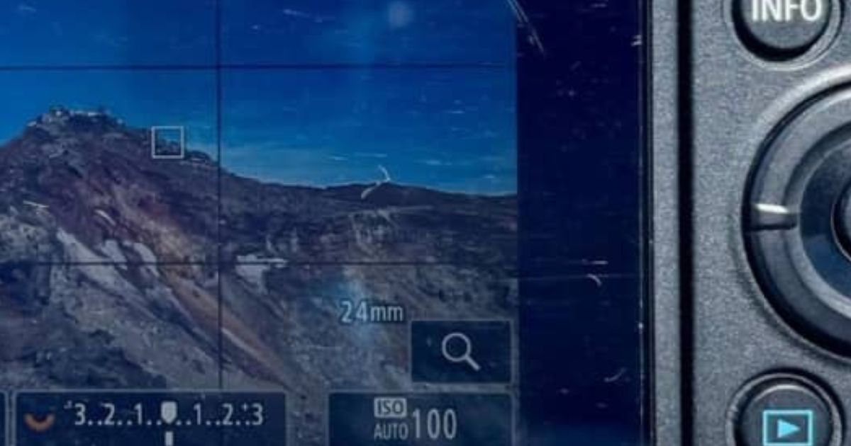 富士山頂を撮ろうとカメラをセット、その瞬間……　目を疑うまさかの光景に「こ、これは」「絶望の文字が」（1/3） | ライフスタイル ねとらぼ