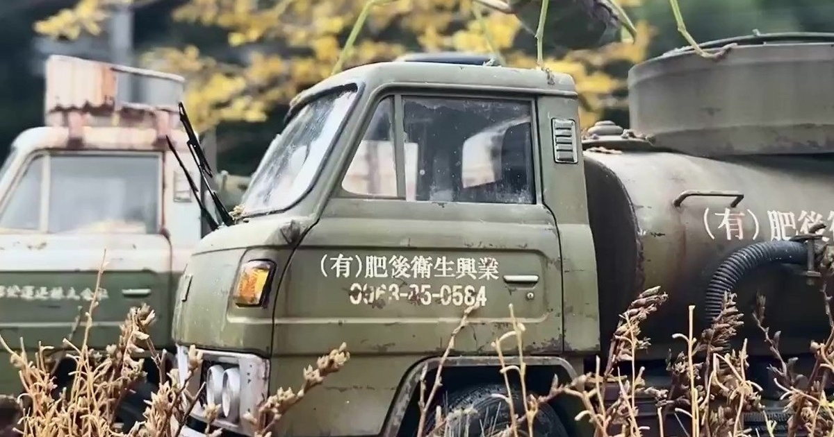 ジオラマ撮影中に“特別キャスト”が乱入して……「見た瞬間、逃げなければ」「完全に昭和の特撮」　あまりにリアルな光景に反響（1/3） | カルチャー・アート ねとらぼ