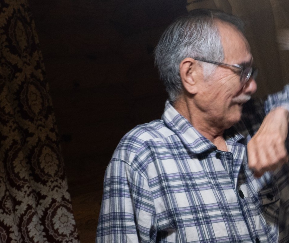 父が愛猫に「おやすみ」の挨拶をしようと思ったら……「最高です」　3コマ漫画のような光景に「芸術点高い」「M-1出てください！」（1/3） | 猫 ねとらぼ