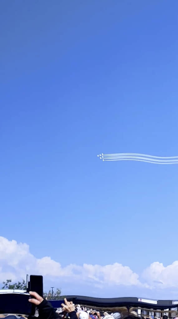 よく見ると建物もぐにゃぐにゃです