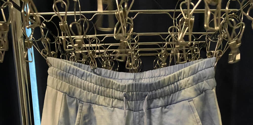 娘のお気に入りズボンを漂白してしまい……