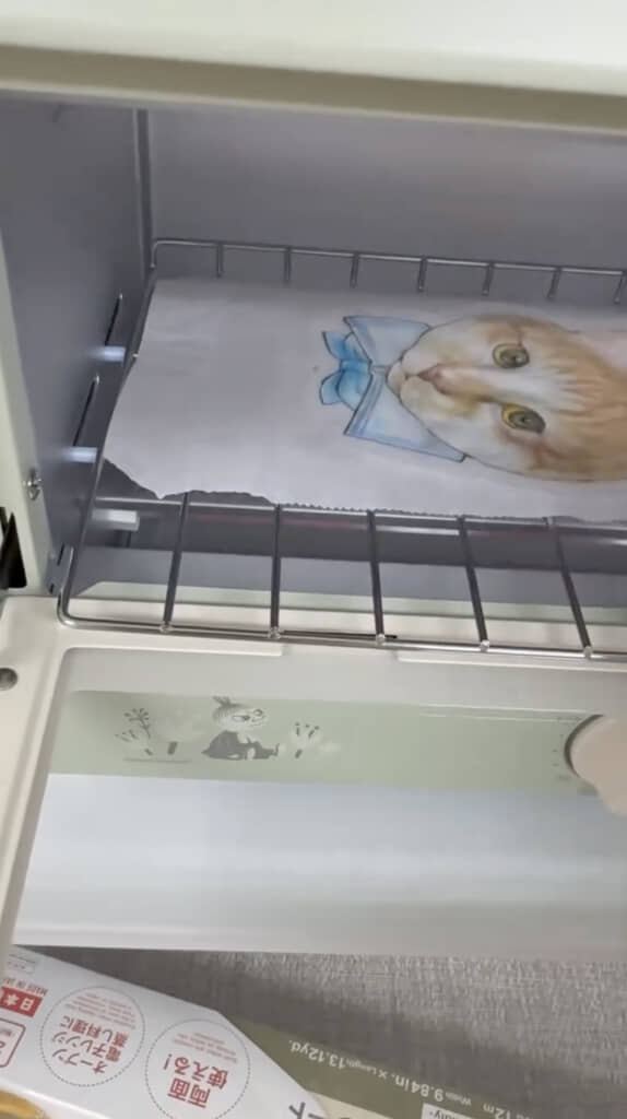 ペットの似顔絵を描いたプラ板