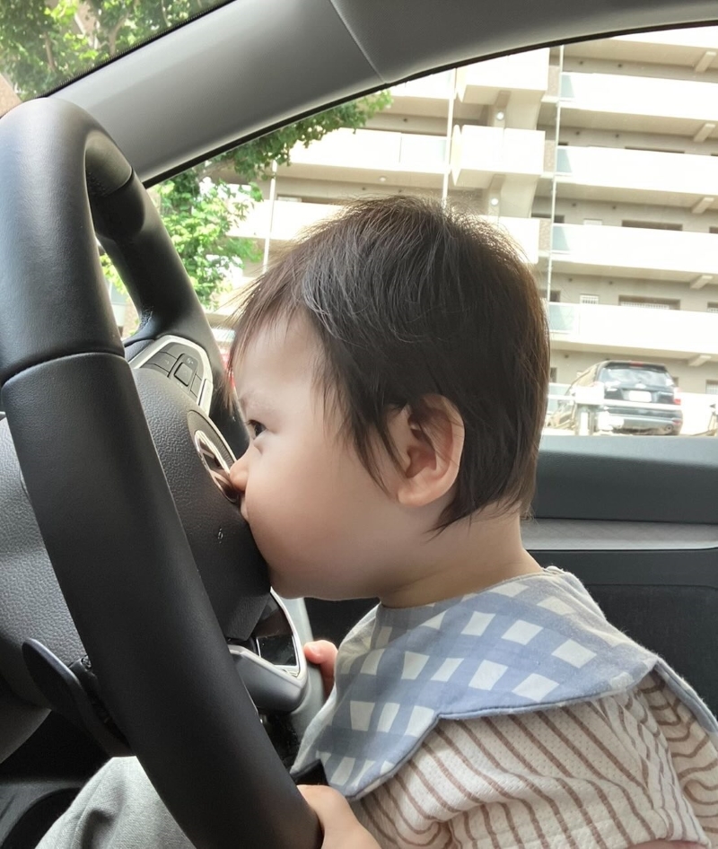 お顔でクラクション押しちゃいます？