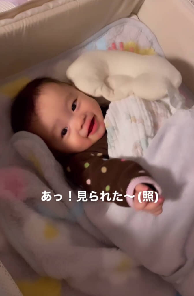 1人遊びを見られて照れるういなちゃん