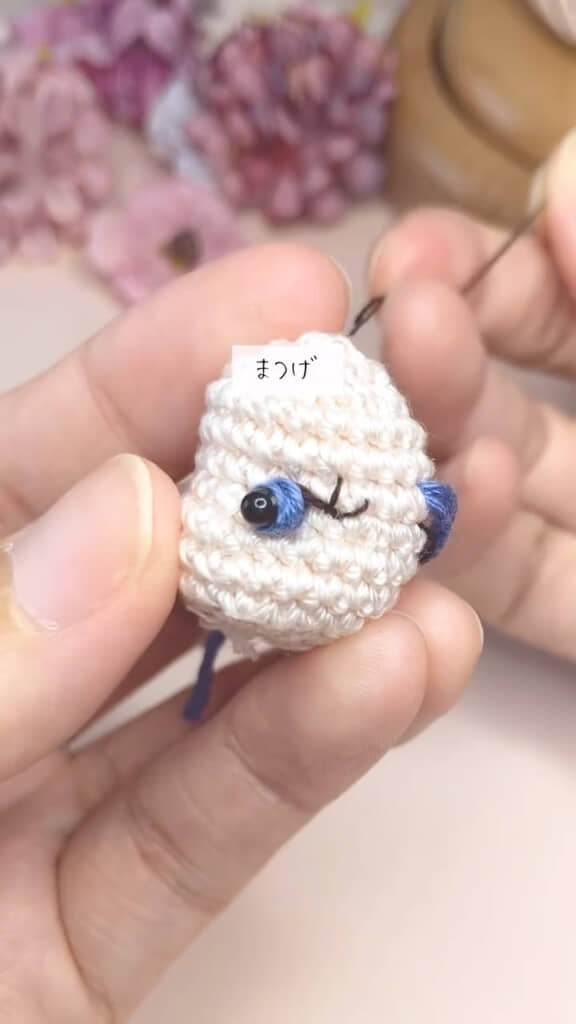 パッチリとした大きな目も再現