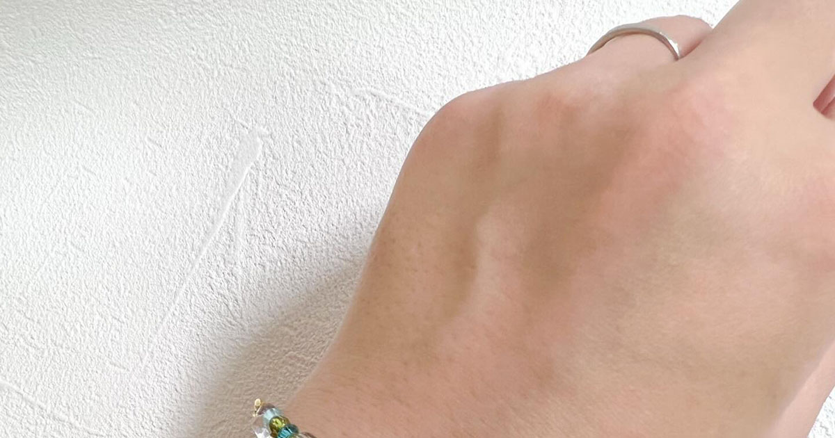 ママ「ブレスレット作ってほしいな」→3歳息子に頼んだら……　驚きの完成品に「センス良すぎ」「これはお宝だわ」（1/3） | 育児 ねとらぼ