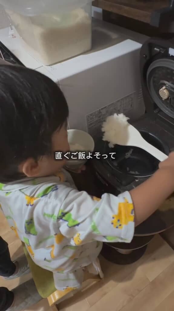 ごはんをよそってくれるところからすごい