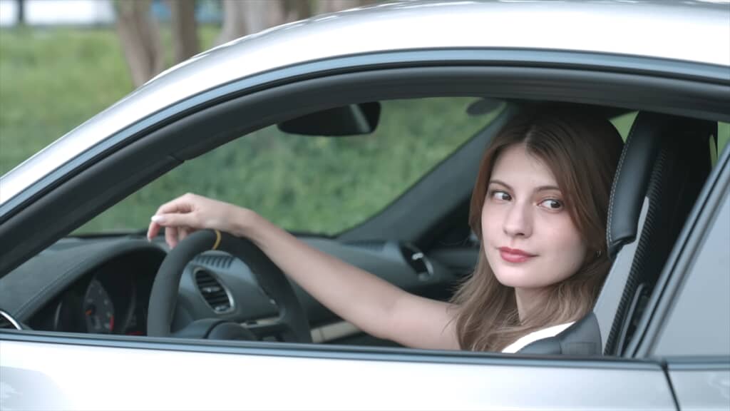 マギーの愛車・ポルシェ「718 ケイマン GT4RS ヴァイザッハパッケージ」