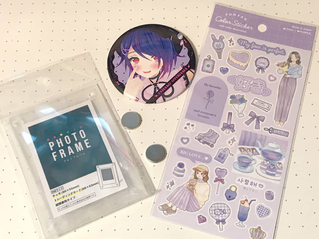 フォトフレーム、缶バッジ、シール