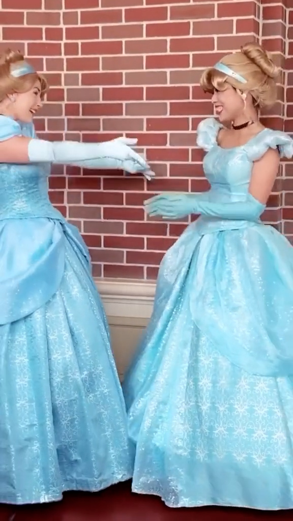 シンデレラから手を差し伸べられ……