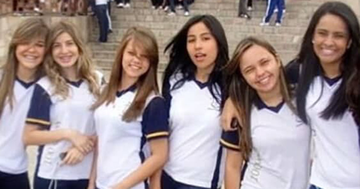 あどけない仲良し女子高生グループ→14年後……　現在の姿に「なんてステキなの」「みんな立派に」と驚きの声【海外】（1/2） | ライフスタイル ねとらぼ