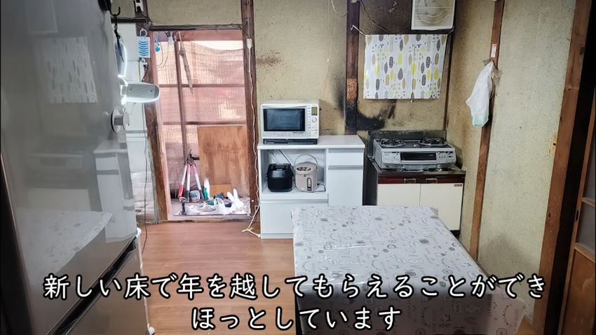 床が新しくなったキッチン